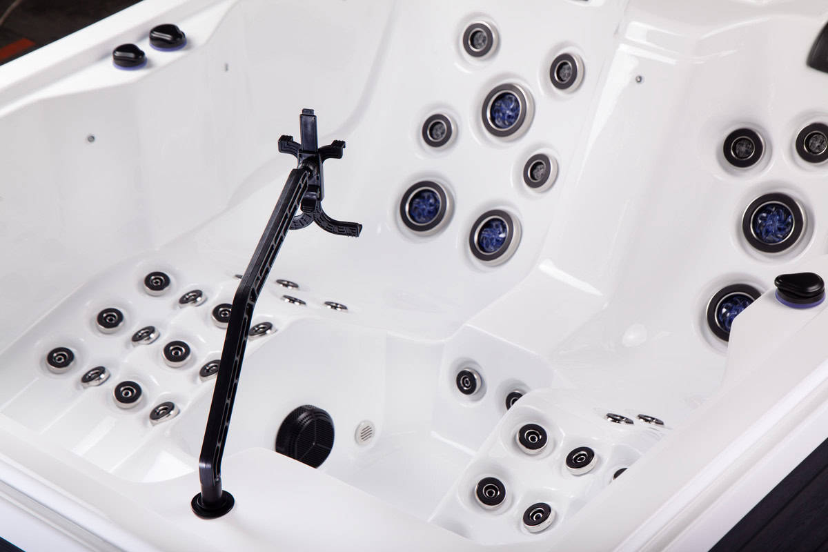 Moana Premium Hot Tub - Image 5